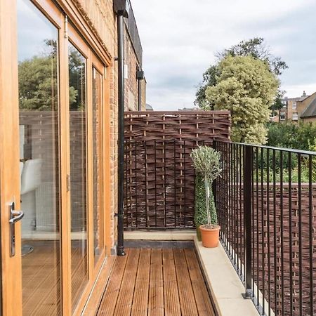 Luxury 2 Bed Apartment With Sw Facing Terrace London Exterior photo